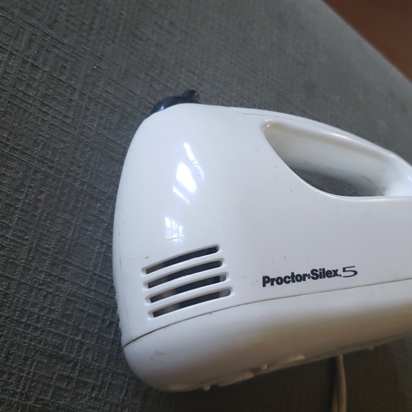 Proctor Silex Hand Mixer - Picture 2 of 2